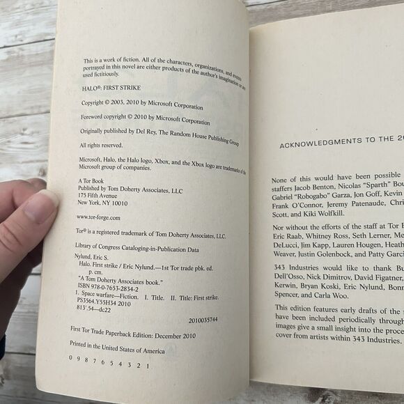 4/$25 Halo : First Strike by Eric Nylund (2010, Trade Paperback) - Picture 4 of 6